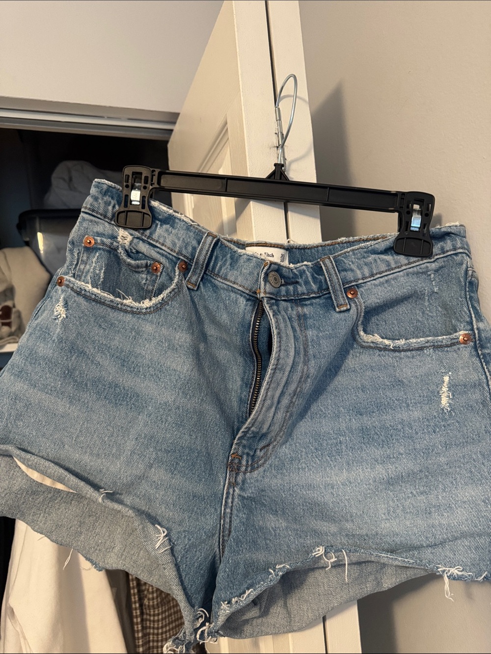 Abercrombie & Fitch The Mom Short High Rise